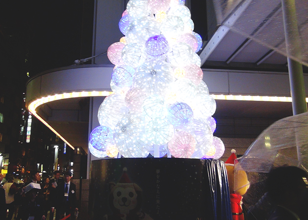 今年的圣诞树"演奏梦的光的树！"